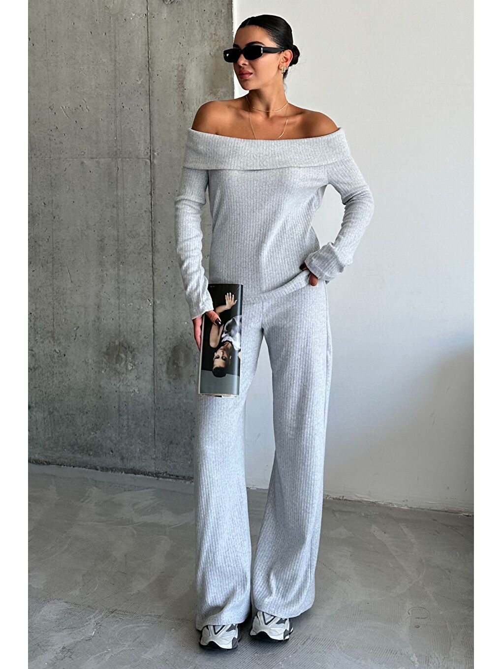 Gri Selanik Kumaş Madonna Yaka Alt Üst Pantolonlu Takım-1