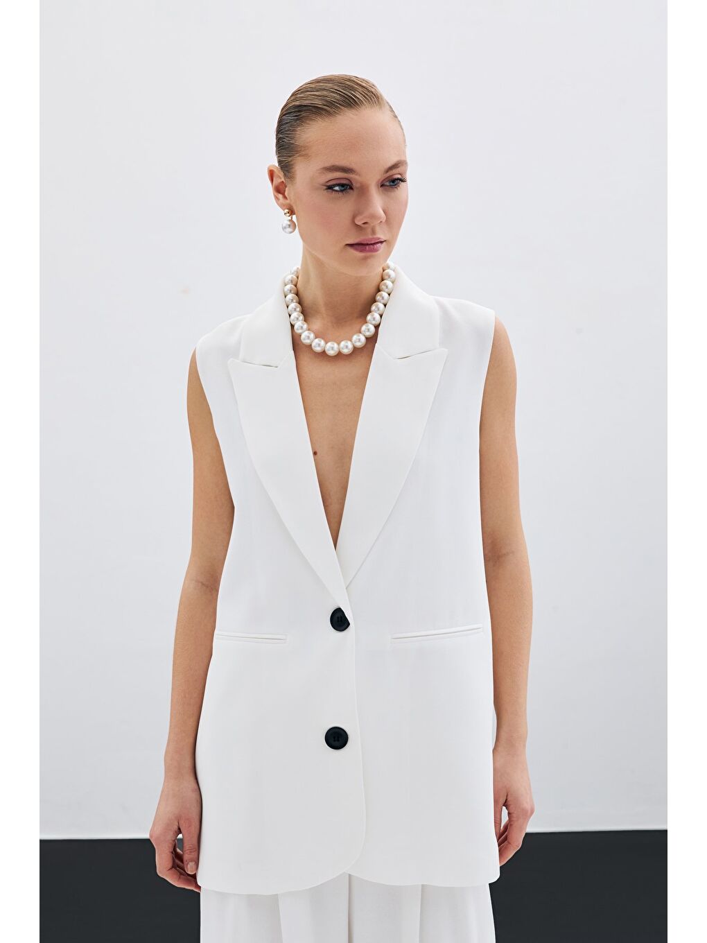 Düğme Detaylı Salaş Yelek - Ekru-2