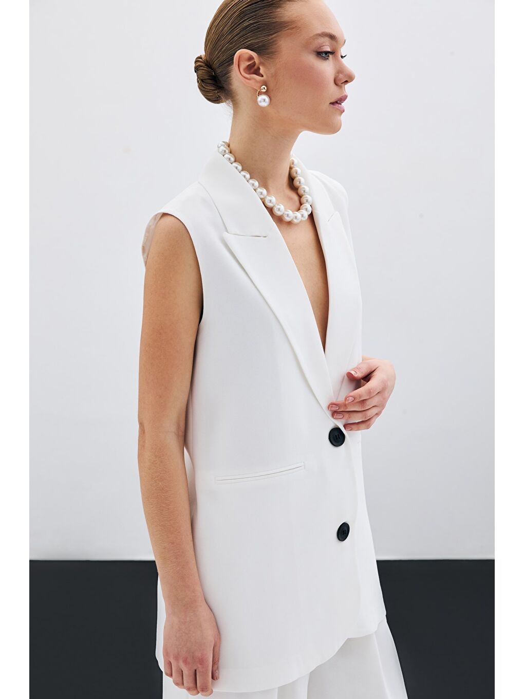 Düğme Detaylı Salaş Yelek - Ekru-3