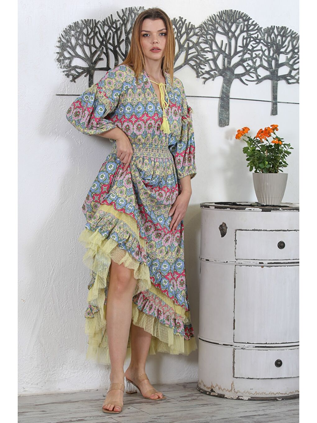 Sarı Açık Limon Kruvaze Yaka 3/4 Kol Astarlı Püsküllü Allover Baskılı Dokuma Lastikli Bel Tasarım Elbise-5