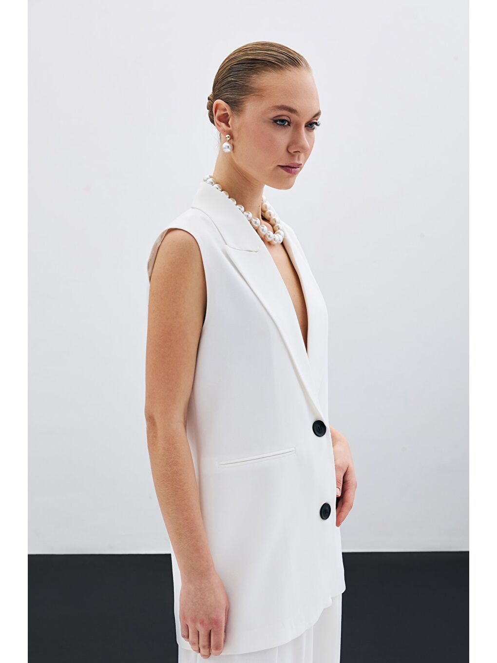 Düğme Detaylı Salaş Yelek - Ekru-4