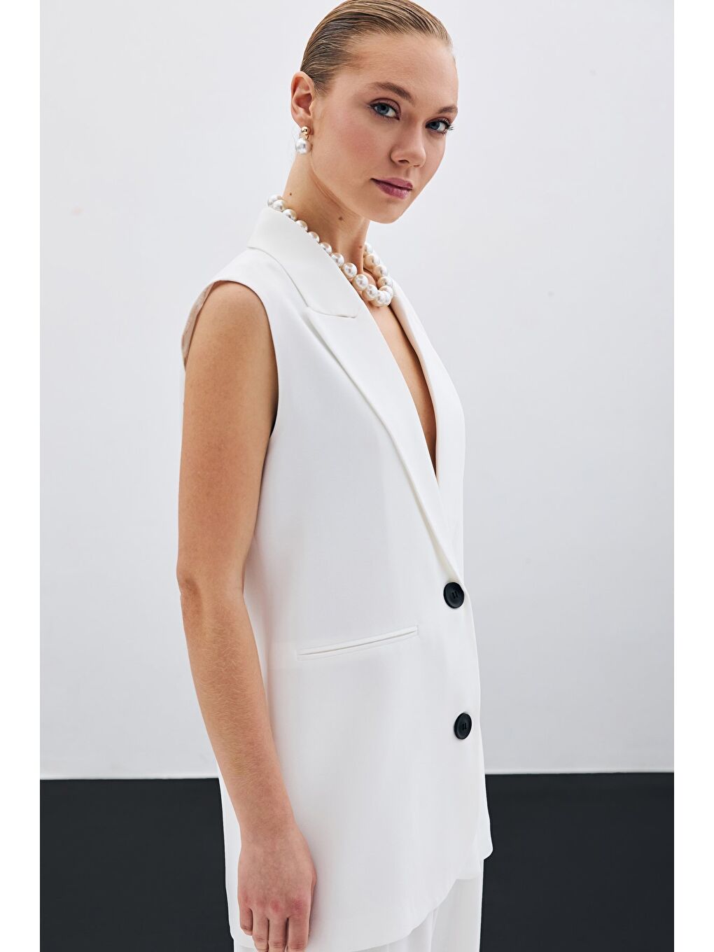 Düğme Detaylı Salaş Yelek - Ekru-5