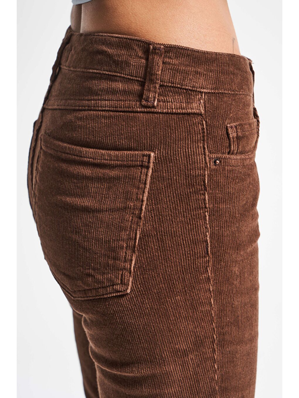 Kahverengi Kadın Açık Kahve 26w5-42 Flare Fit İnce Fitilli Velvet Esnek Kumaş Pantolon-4
