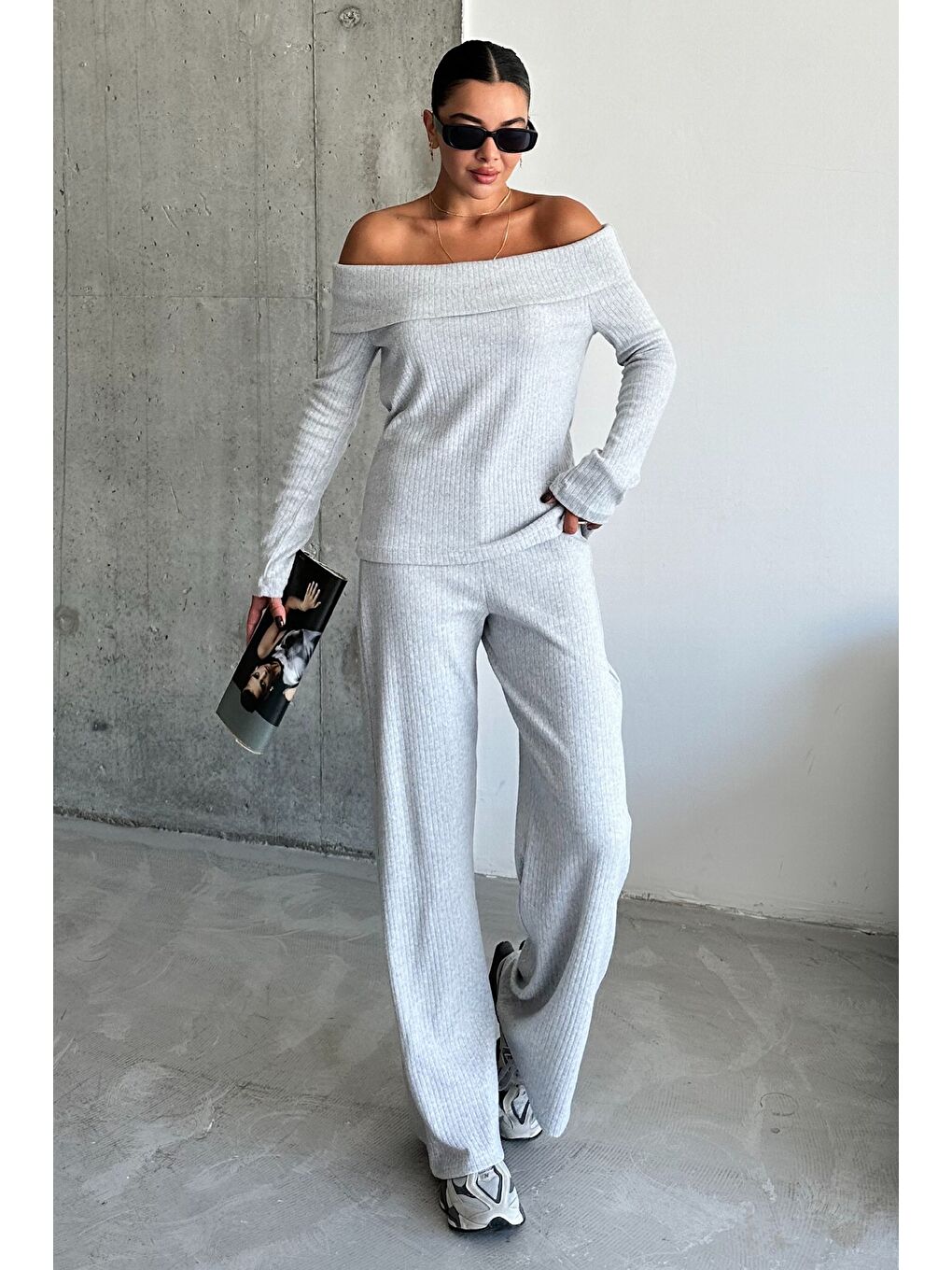 Gri Selanik Kumaş Madonna Yaka Alt Üst Pantolonlu Takım-2