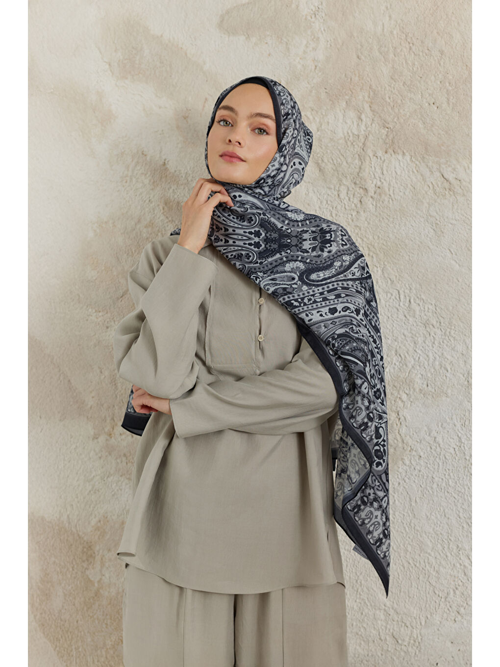 Cupra Prive Desenli Şal Saga Siyah