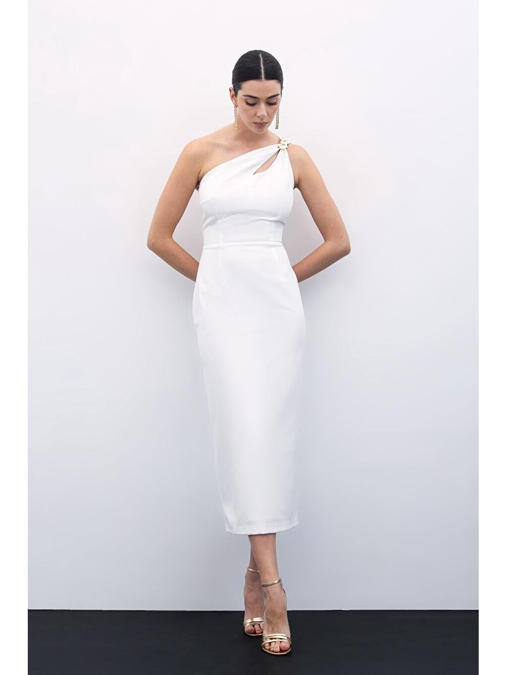 Aksesuar Detaylı Elbise - Ekru