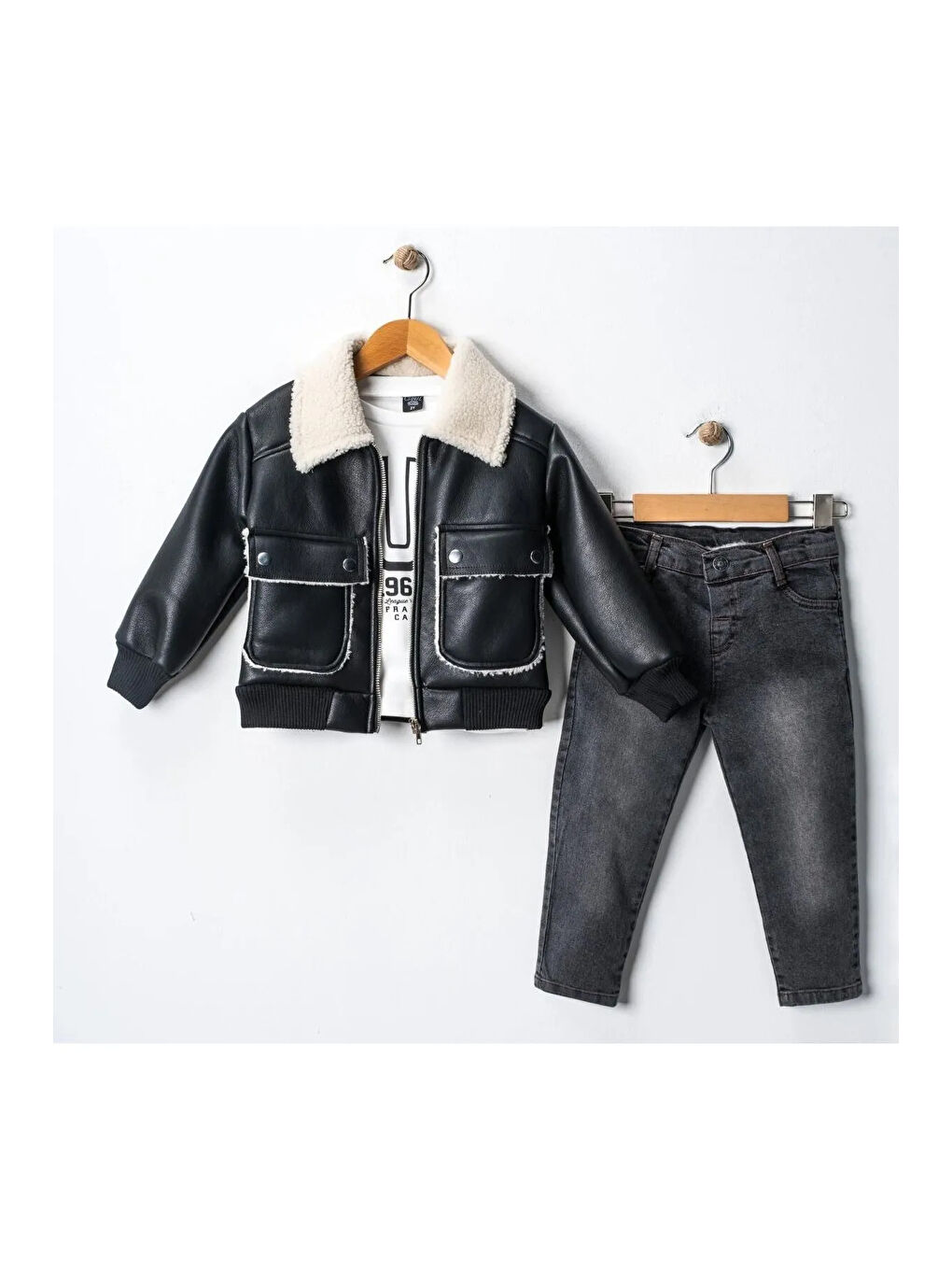 Gri Erkek Çocuk Deri Ceketli Jean Pantolonlu Penyeli Üçlü Takım TKM.YY01