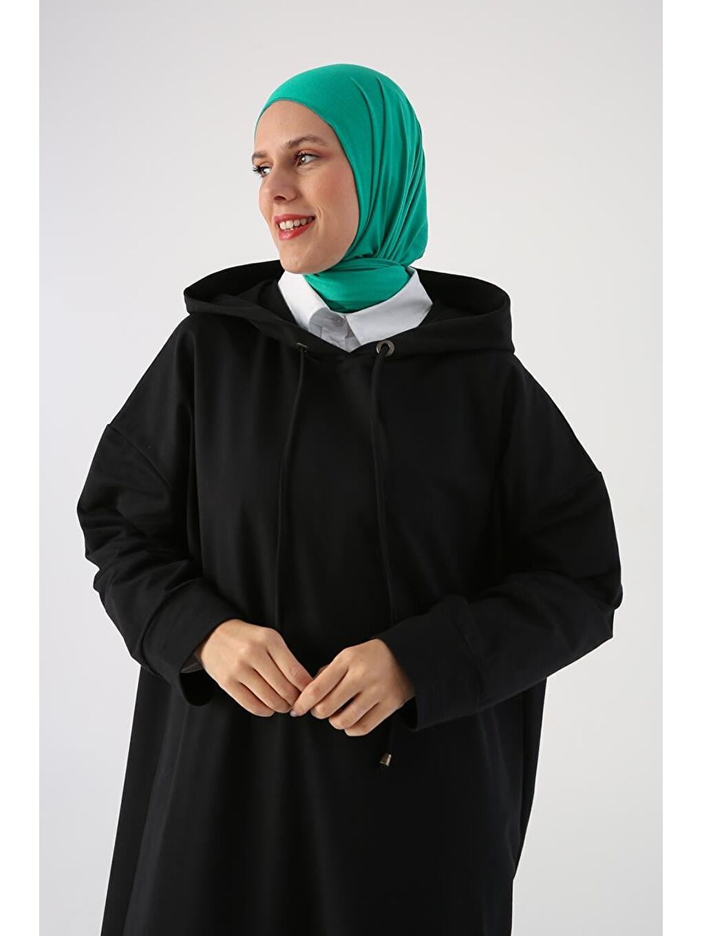 Siyah Büyük Beden Kapüşonlu Basic Örme Elbise