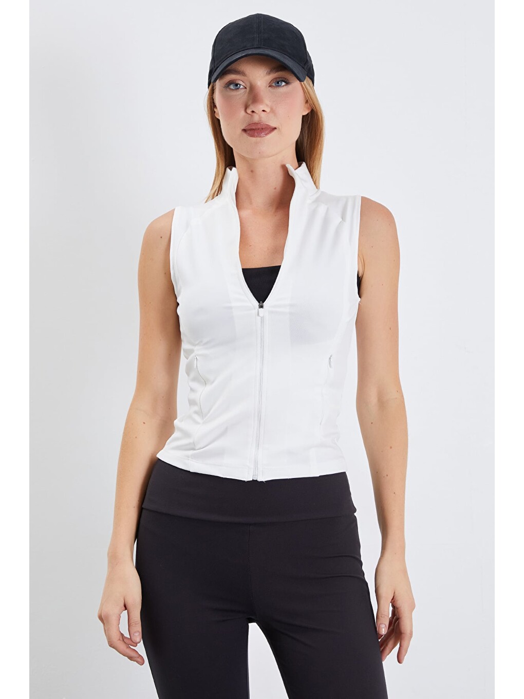 Beyaz Dik Yaka Dalgıç Kumaş Slim Fit Yelek