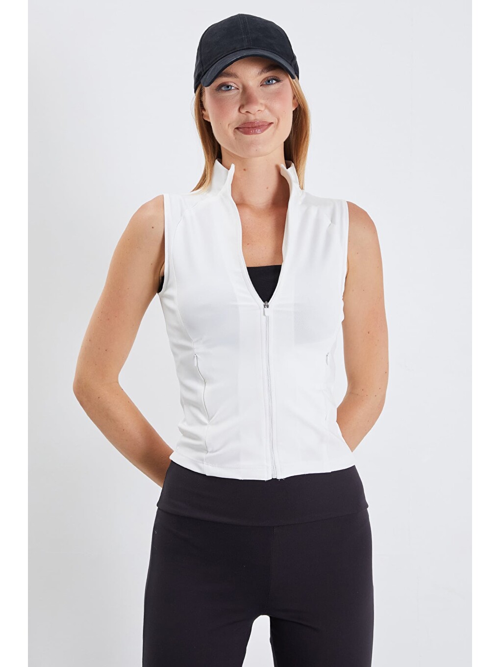 Beyaz Dik Yaka Dalgıç Kumaş Slim Fit Yelek-3