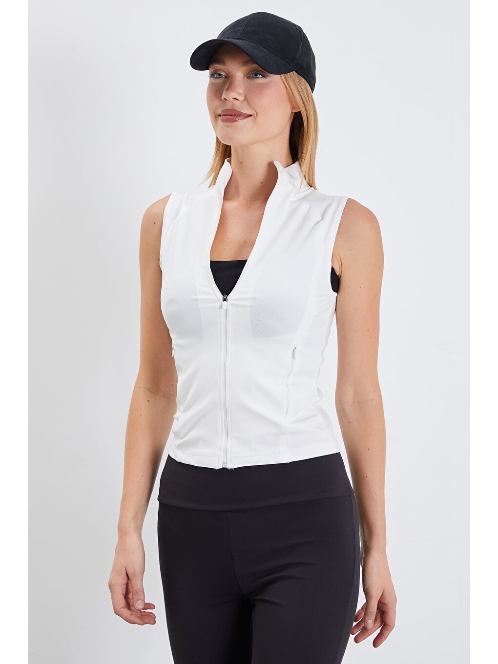 Beyaz Dik Yaka Dalgıç Kumaş Slim Fit Yelek-4