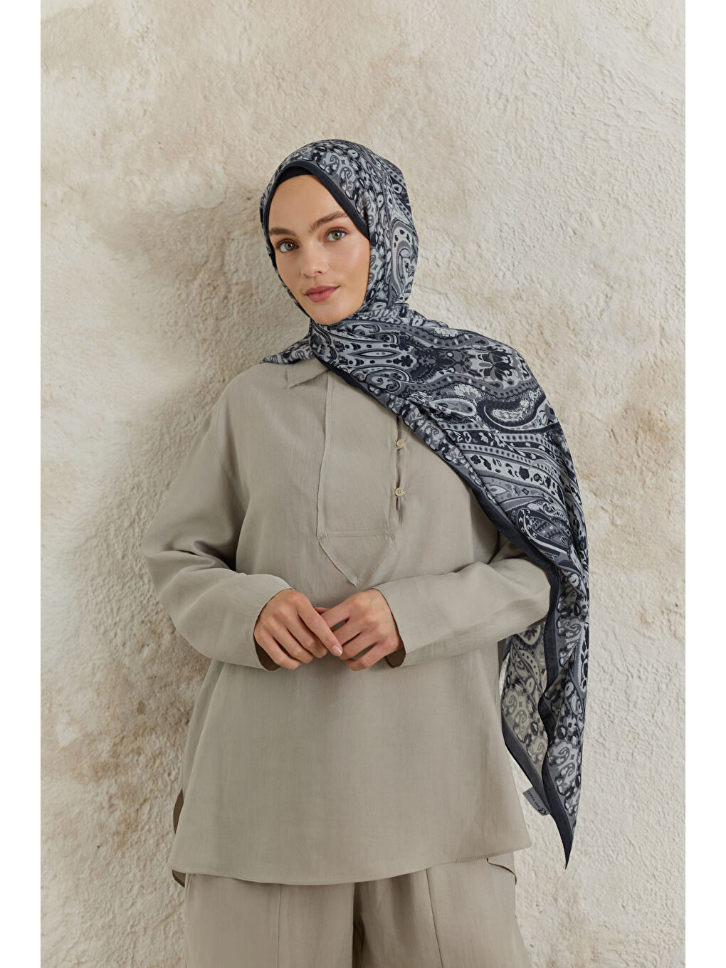 Cupra Prive Desenli Şal Saga Siyah-2