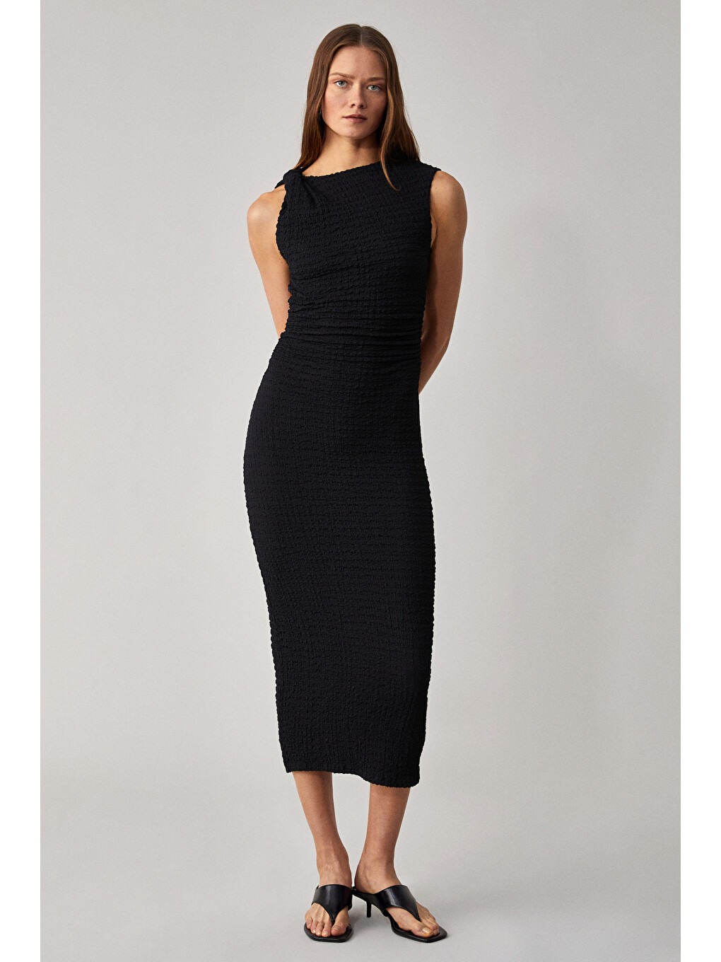 Morfy Kadın Slim Fit Midi Boy Bisiklet Yaka Kolsuz Siyah Elbise
