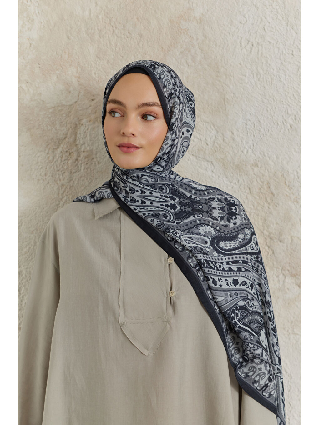 Cupra Prive Desenli Şal Saga Siyah-3