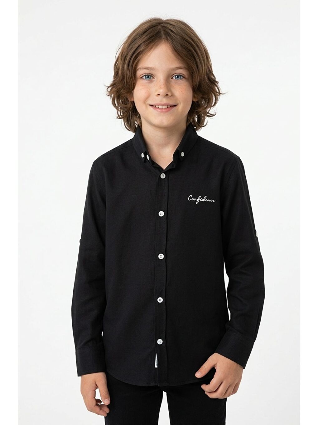 Siyah Yazı Baskılı Kolu Katlamalı Erkek Çocuk Gömlek