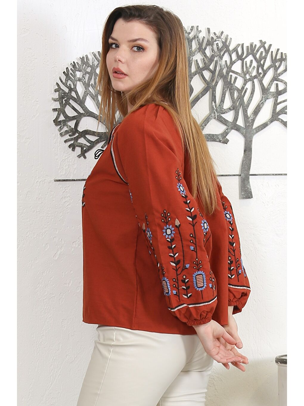 Kahverengi Kiremit Rengi Alttan Britli Yaka Balon Kol Bağlamalı Yaka Ve Kol Nakışlı Dokuma Casual Bluz-6