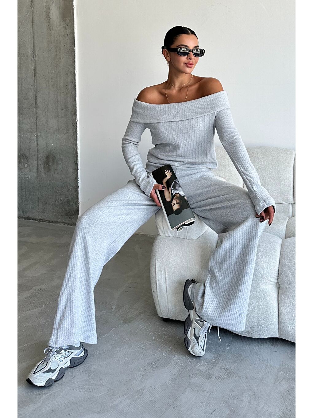 Gri Selanik Kumaş Madonna Yaka Alt Üst Pantolonlu Takım-5