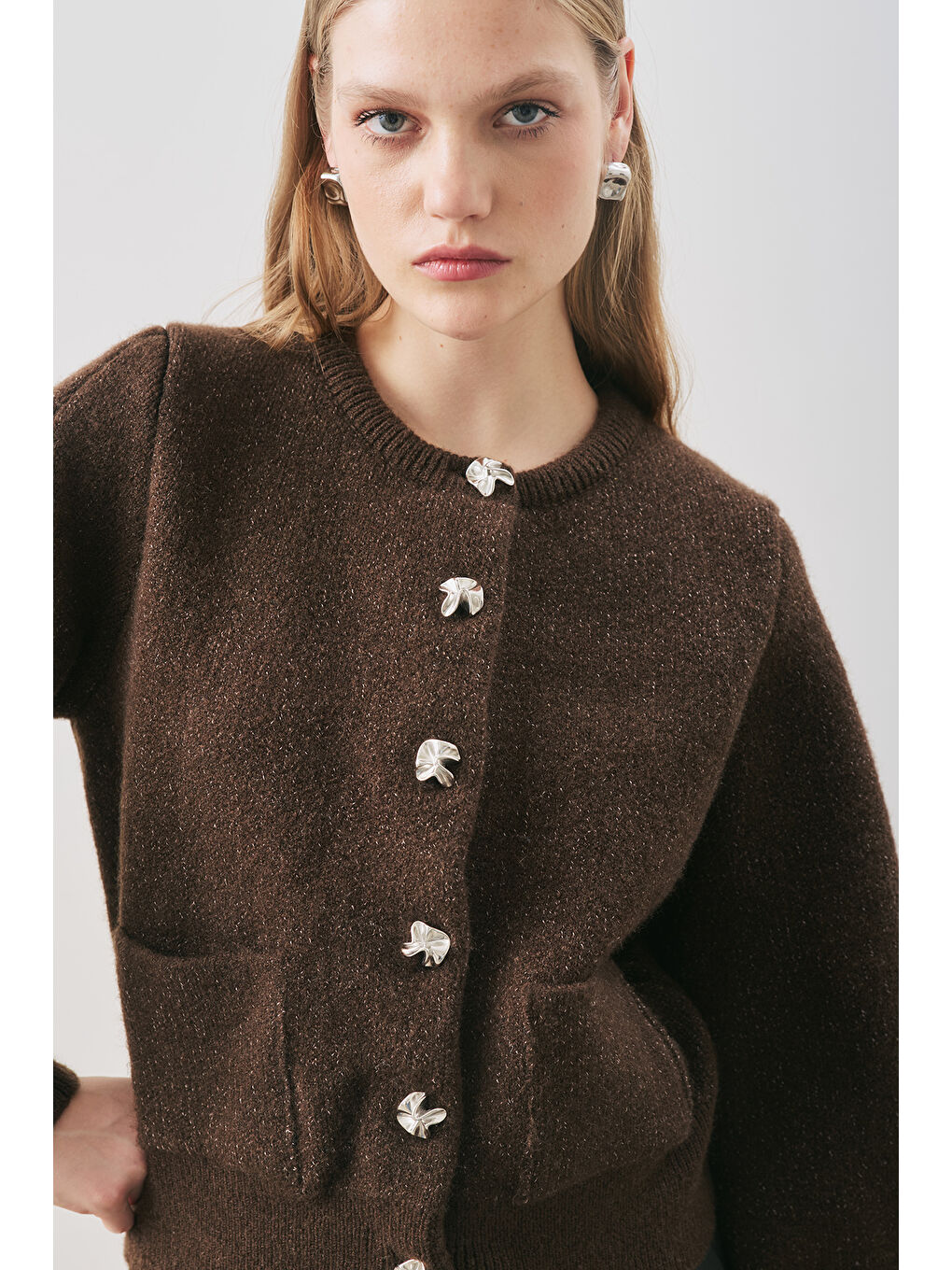 Düğme Detaylı Hırka Kahverengi-4