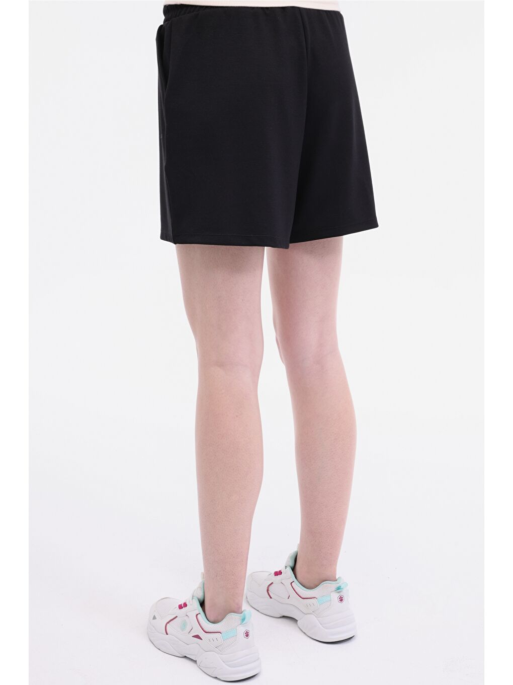 WL MODL 20KT79 5FX Siyah Kadın Şort-1