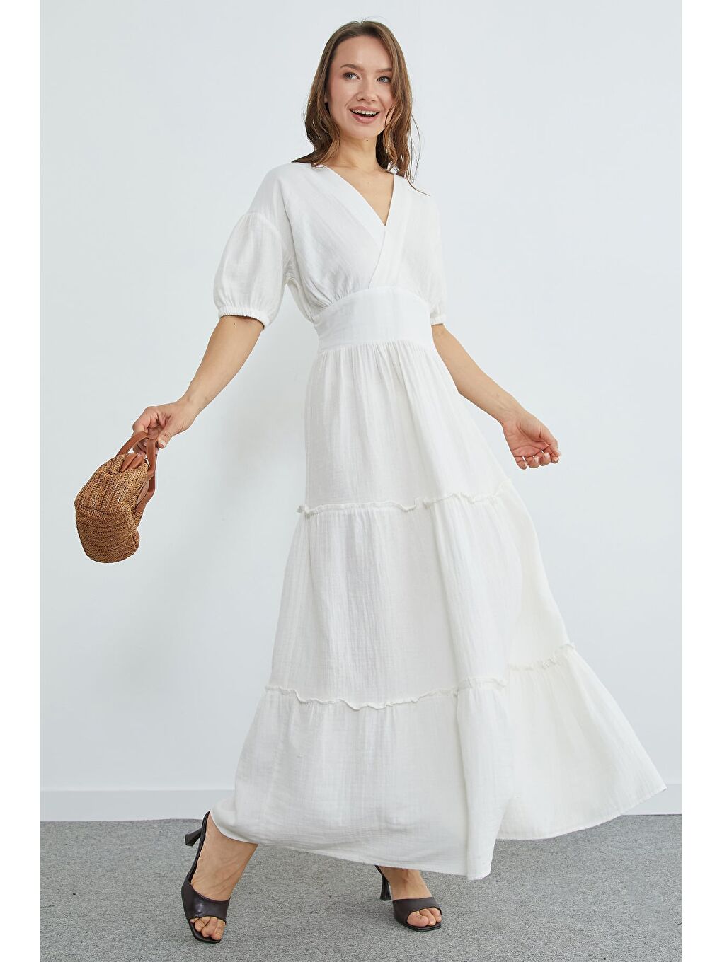 Beyaz Beli Gipeli Müslin Kumaş Maxi Boy Elbise