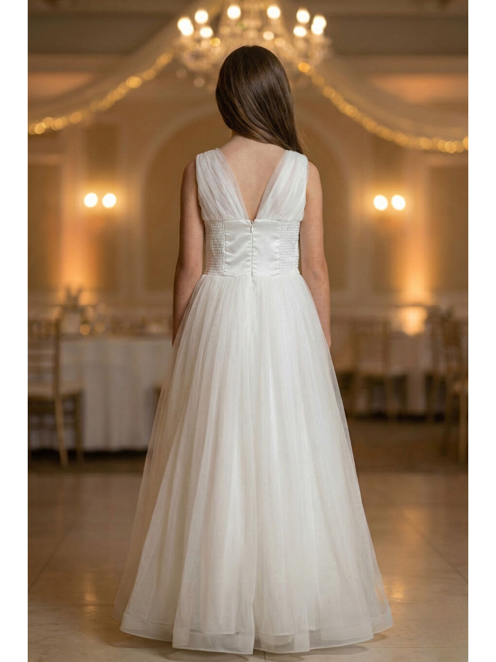 Beyaz Kız Çocuk V Yaka Beli Taş İşleme Detaylı Tüllü Uzun Abiye  ABY2027-3