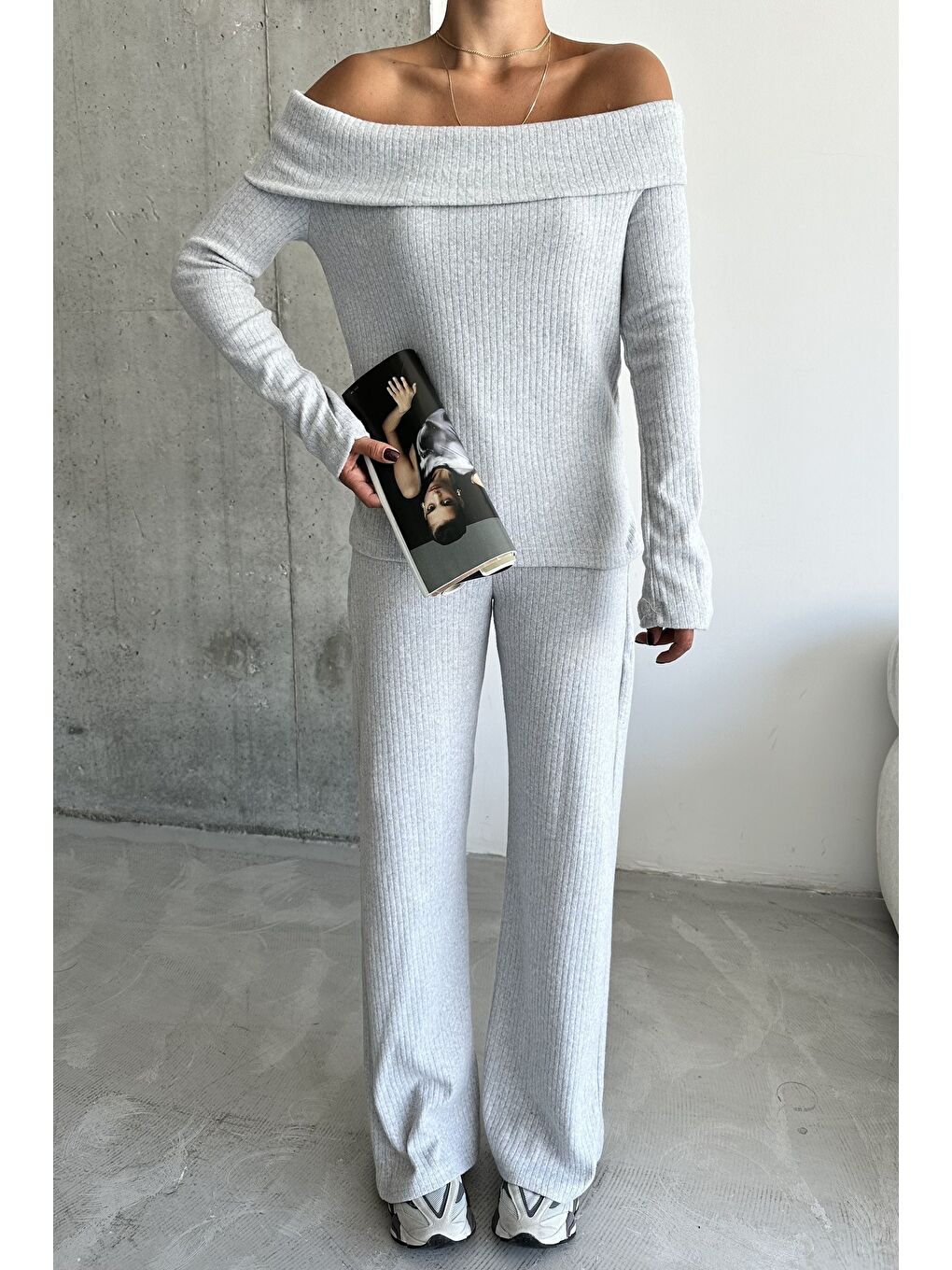 Gri Selanik Kumaş Madonna Yaka Alt Üst Pantolonlu Takım-6