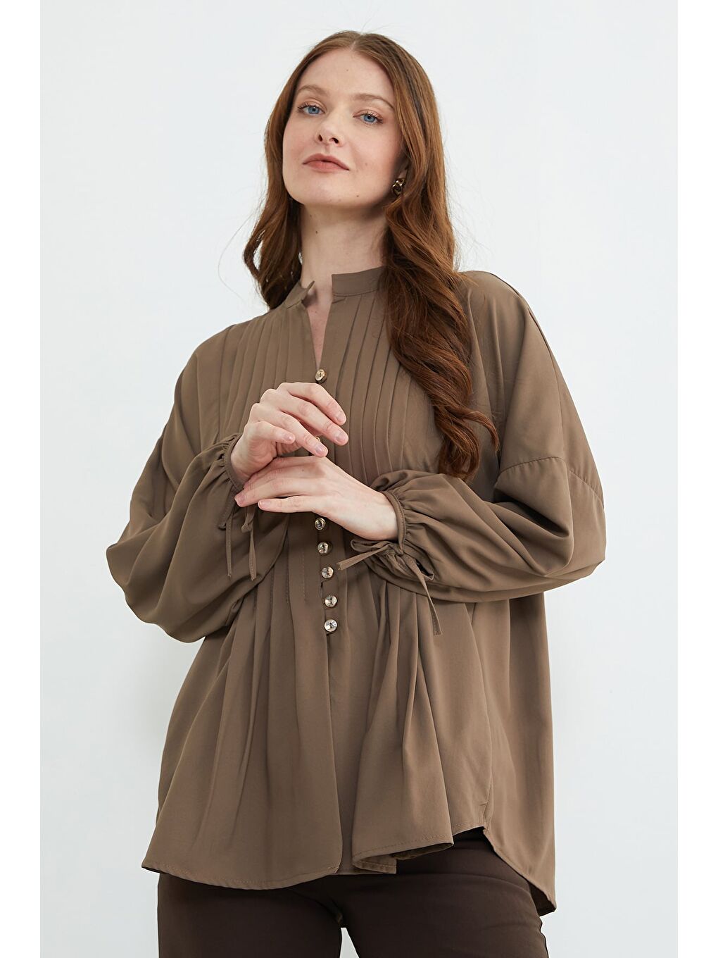 Bej Fullamodest Pileli Kolu Bağlamalı Gömlek-2