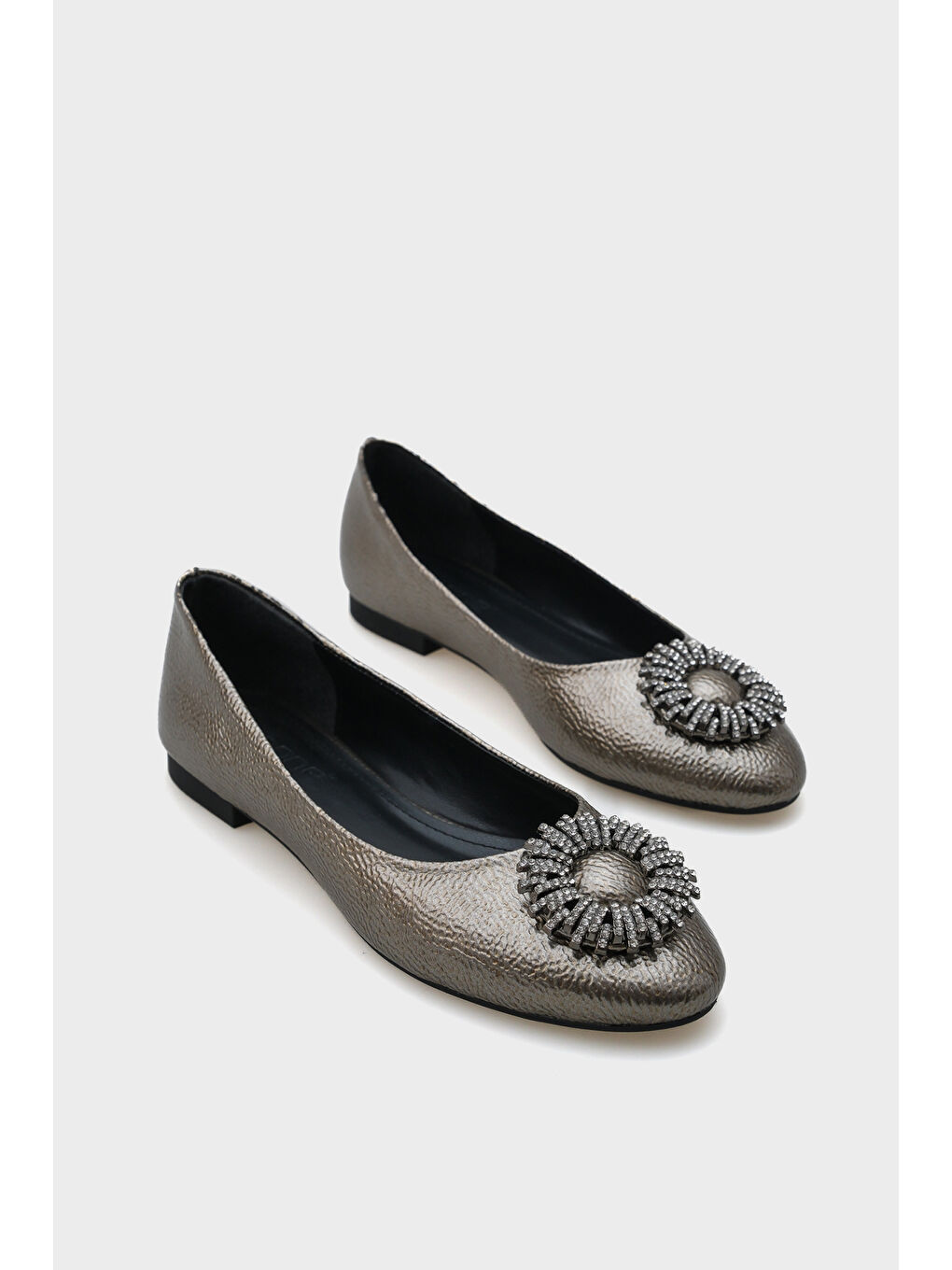 Gri Bianca Taşlı Yuvarlak Tokalı Kadın Babet-1