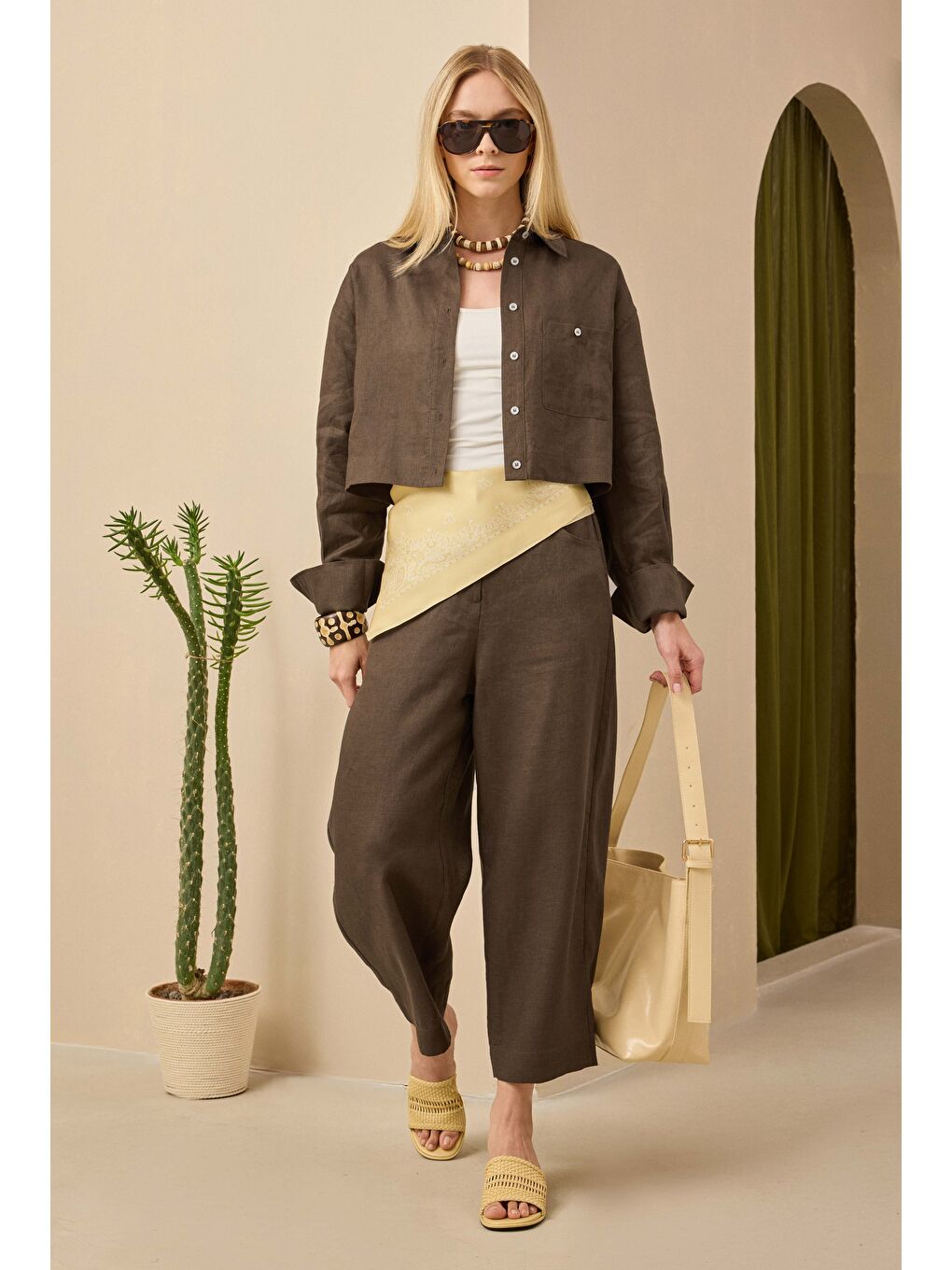 Kahverengi Keten Crop Gömlek Fındık-3