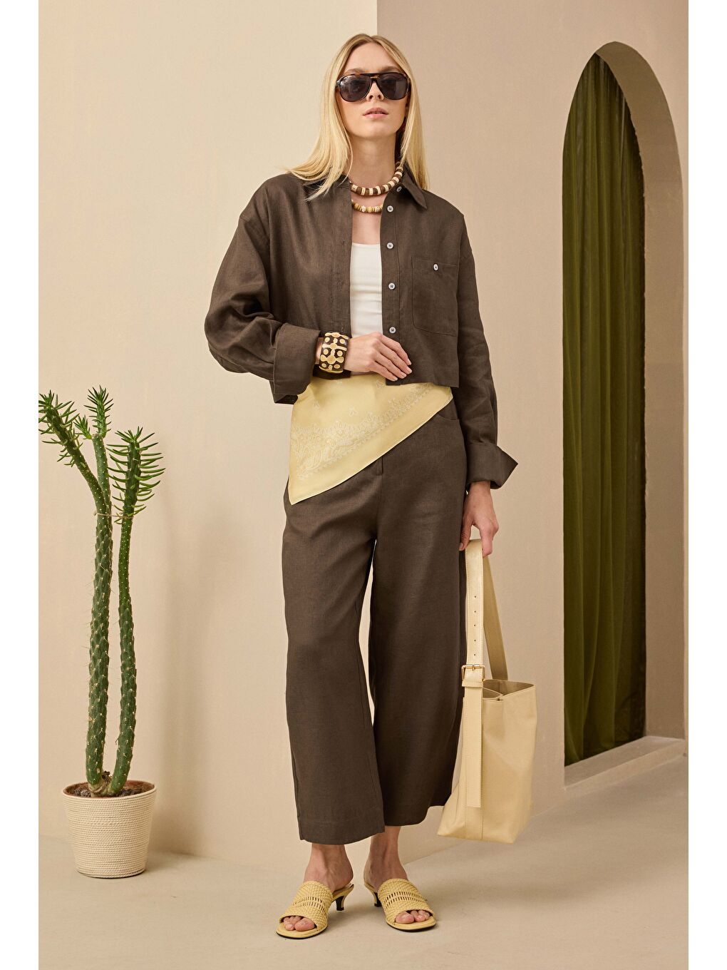 Kahverengi Keten Crop Gömlek Fındık-4