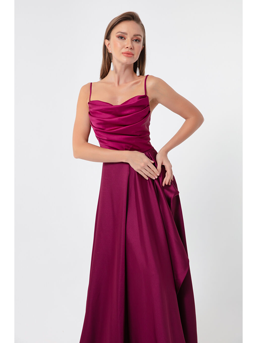 Kadın Mürdüm Volanlı Yırtmaçlı Saten Abiye & Mezuniyet Elbisesi-2