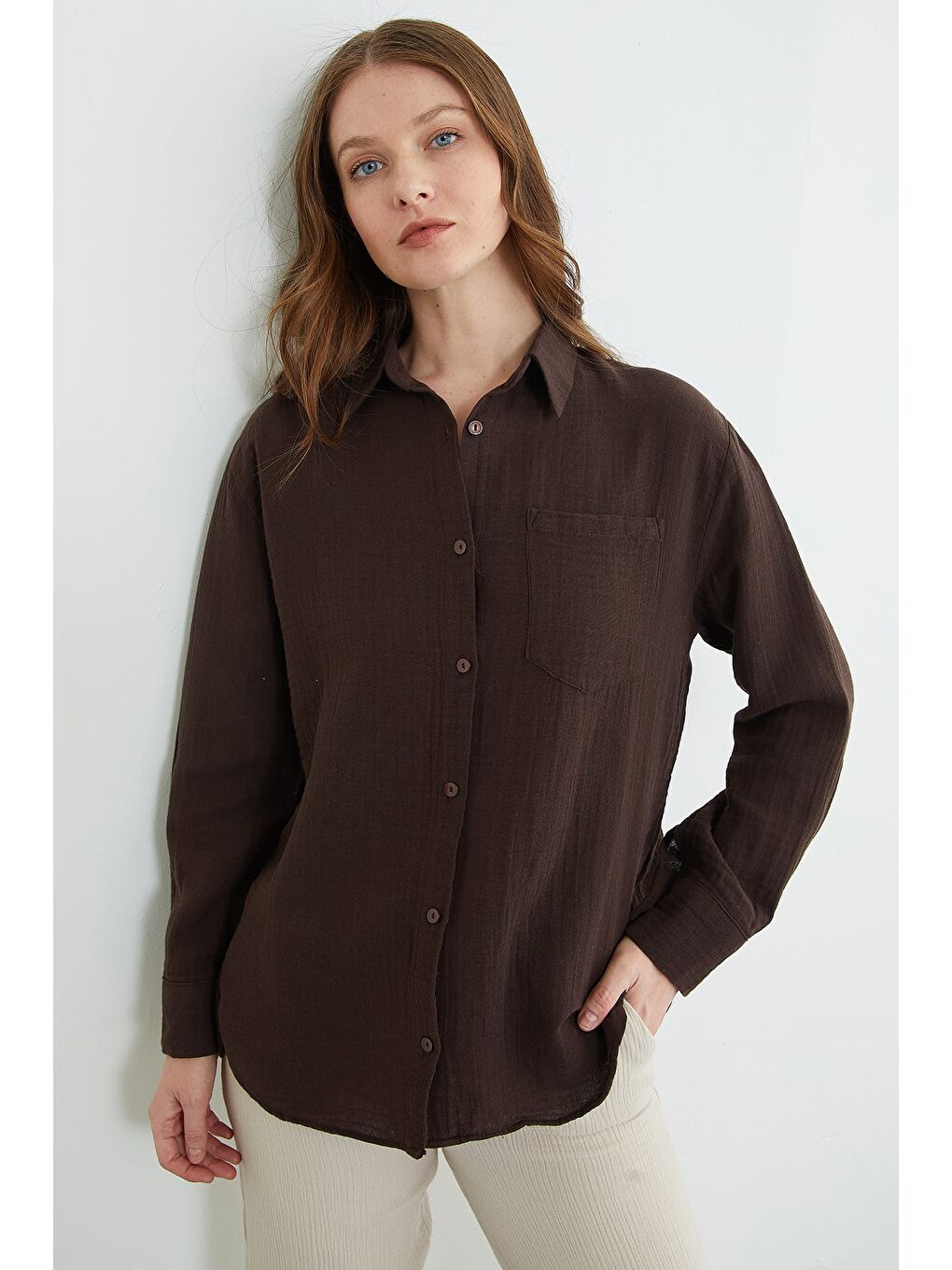 Kahverengi Tek Cepli Müslin Kumaş Salaş Gömlek