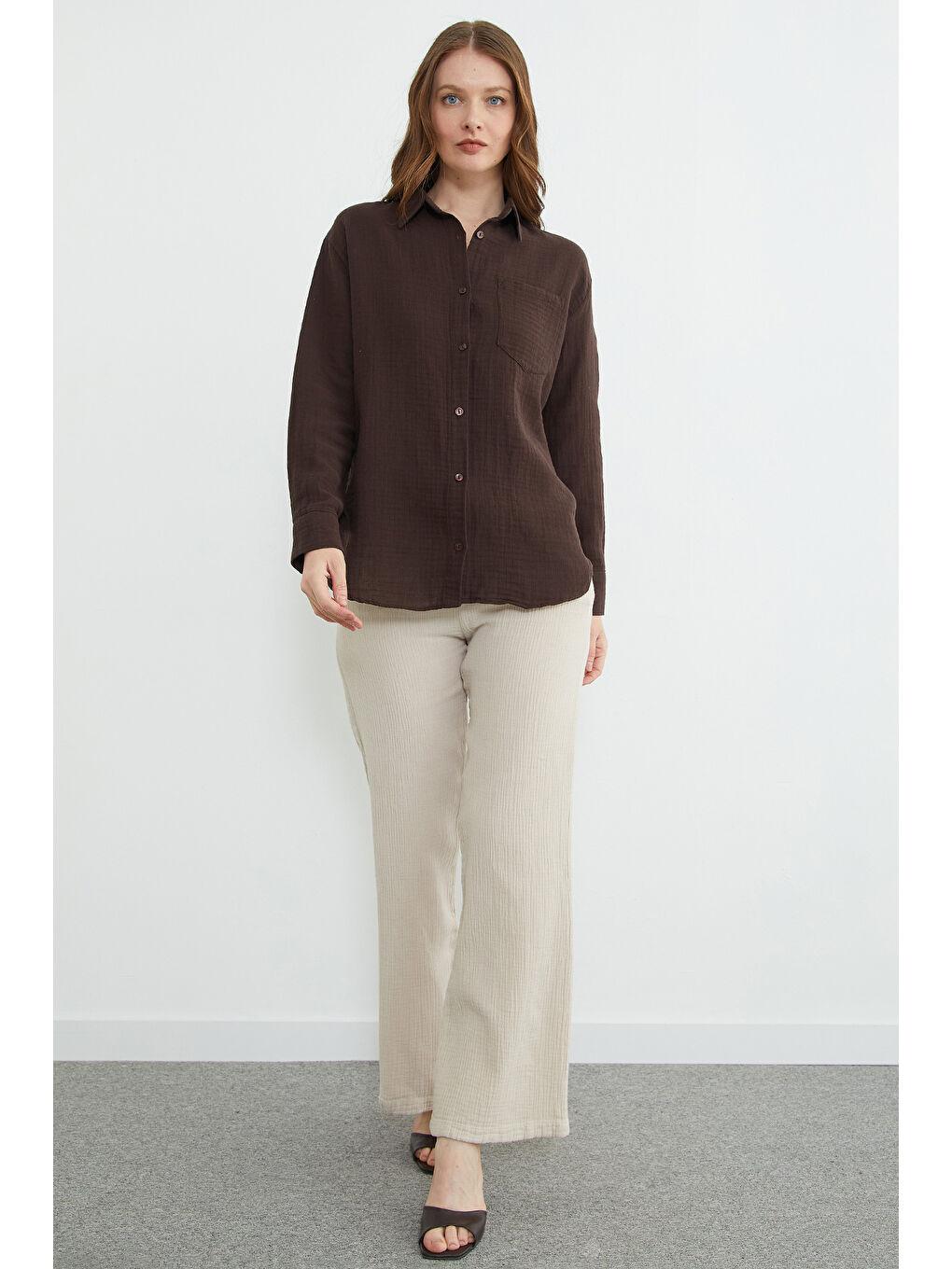 Kahverengi Tek Cepli Müslin Kumaş Salaş Gömlek-1