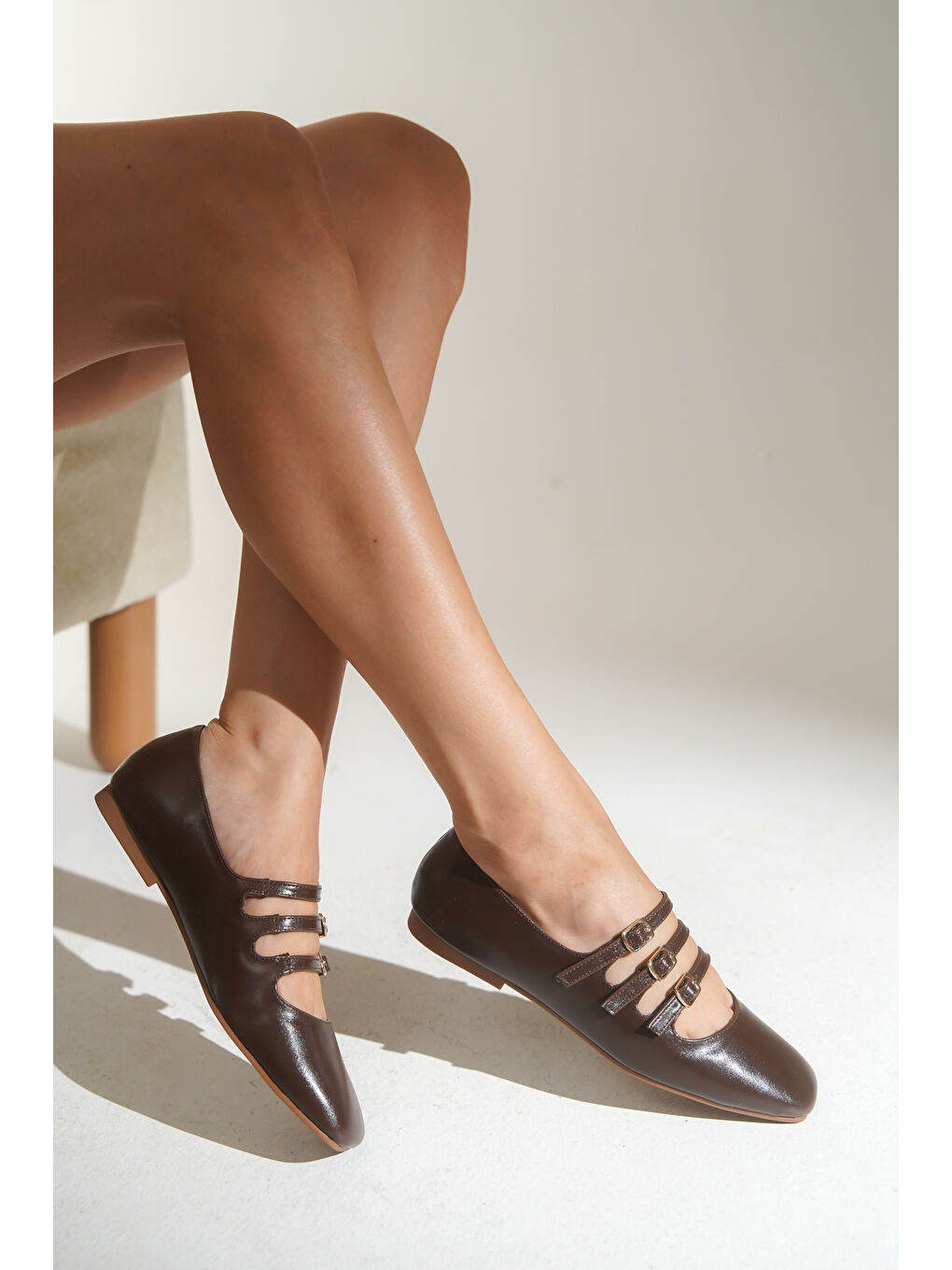 Kahverengi Marcelle Küt Burunlu Üç Tokalı Bantlı Kadın Babet-7