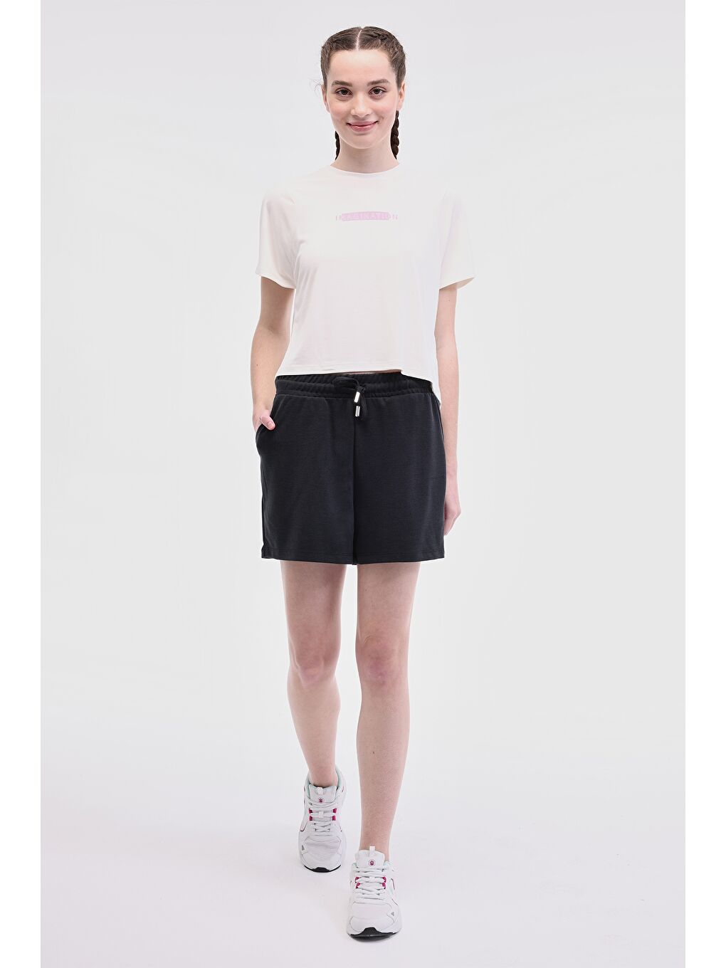 WL RAIN 20SS182 5FX Siyah Kadın Şort-2