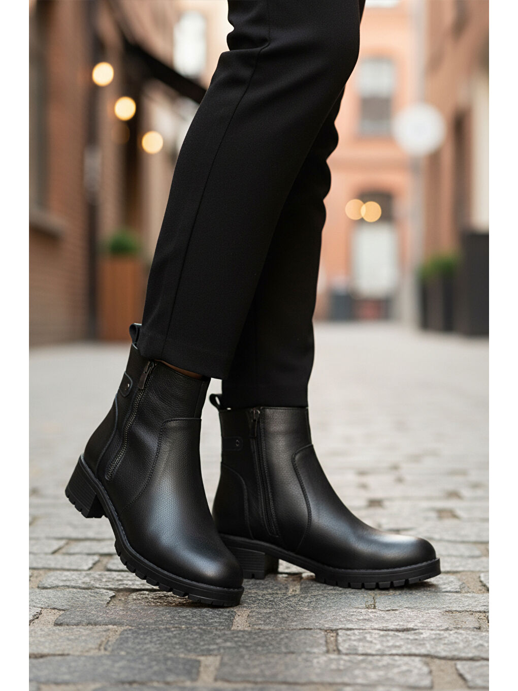 Siyah Hakiki Deri Fermuarlı Polarlı Kadın Topuklu Bot 4663-1 Z-2