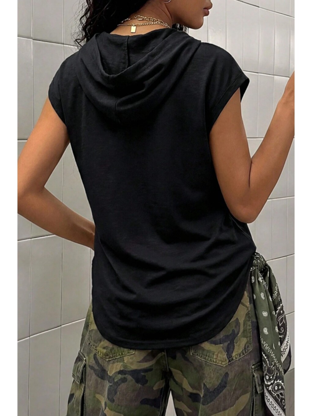 Siyah Kadın Kapüşonlu Kolsuz Basic Tişört – %100 Pamuk Süprem Kumaş Rahat Kalıp Yazlık Bluz-2