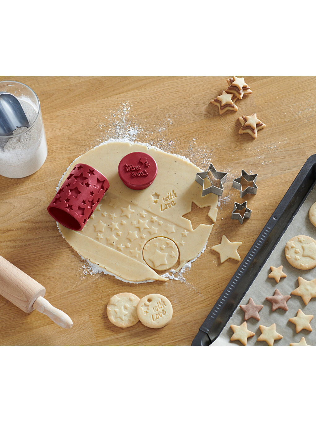 Kırmızı Çok İşlevli Kurabiye Aleti