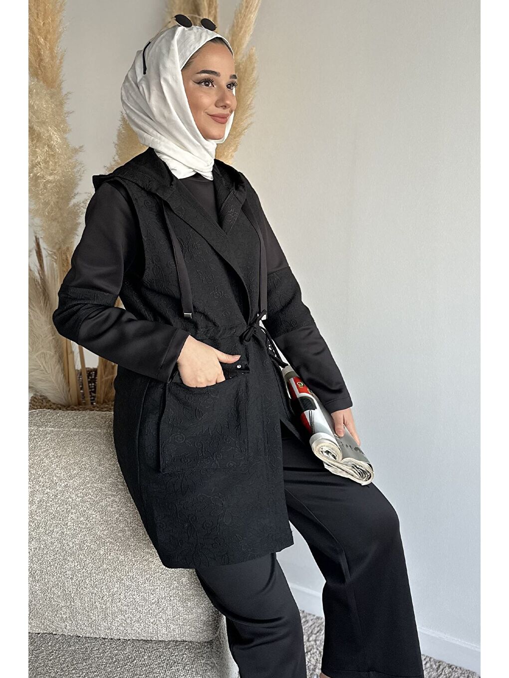 Siyah Kapüşonlu Yelek Tunik Pantolon Tesettür Üçlü Takım-2
