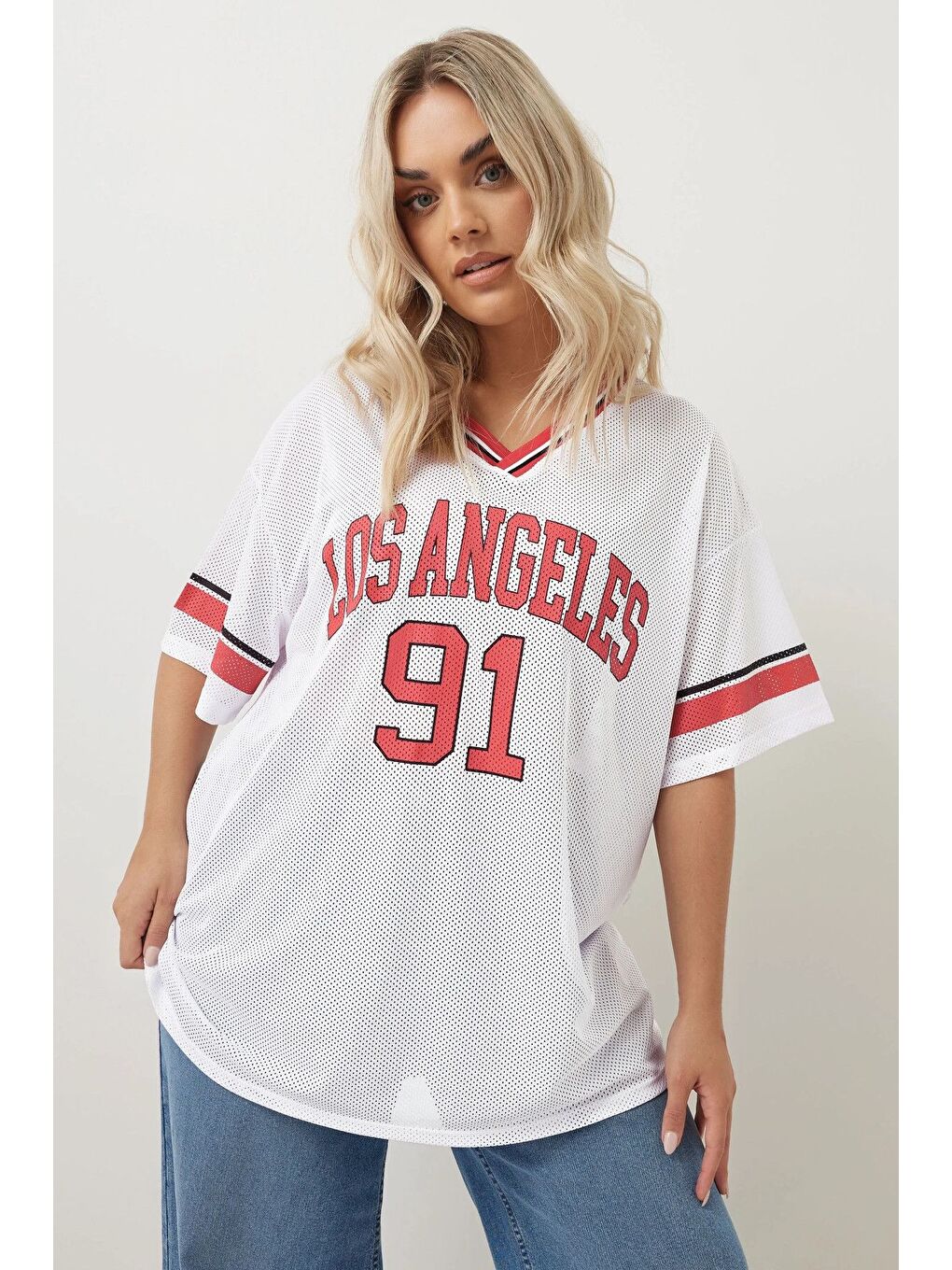 Beyaz Büyük Beden V Yaka Kısa Kollu Baskılı File T-shirt 303495-1