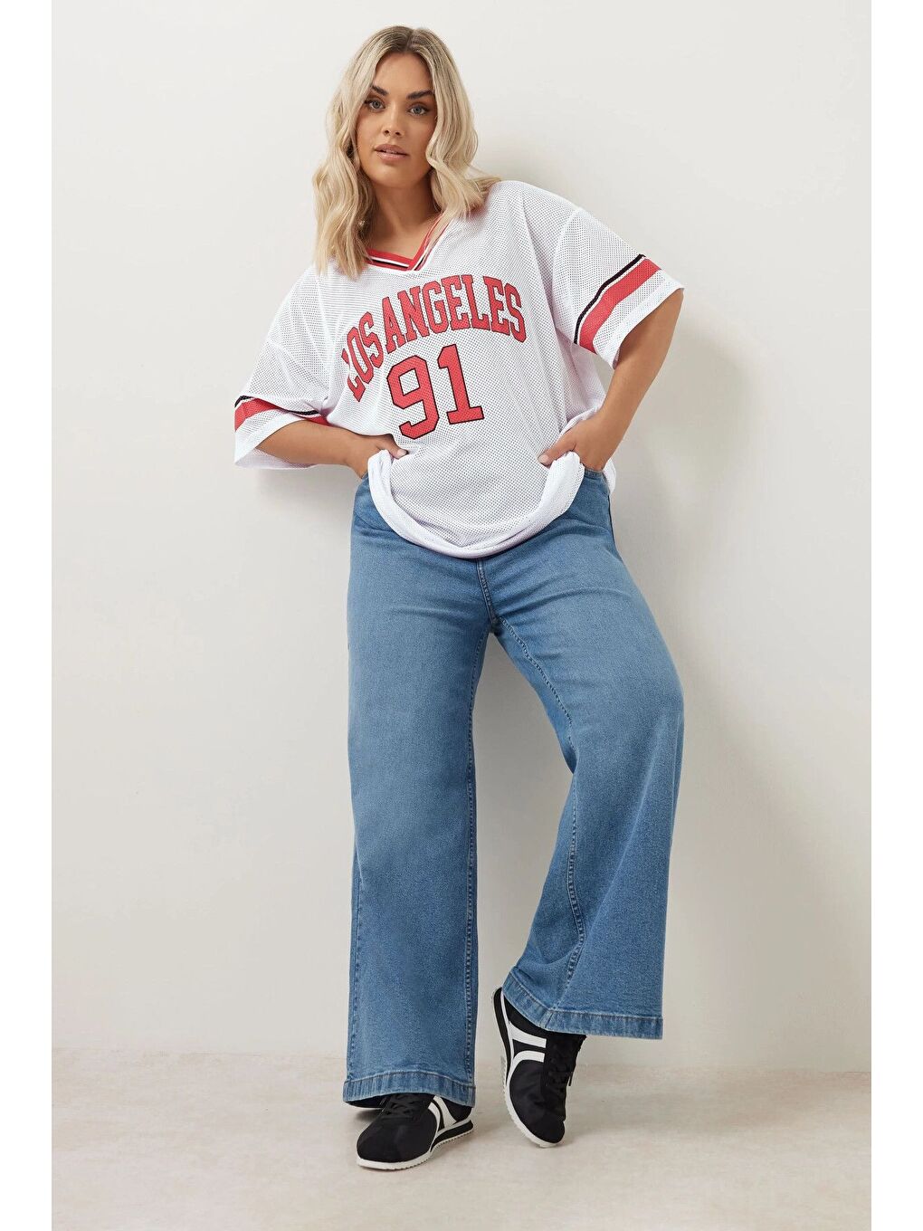 Beyaz Büyük Beden V Yaka Kısa Kollu Baskılı File T-shirt 303495-3