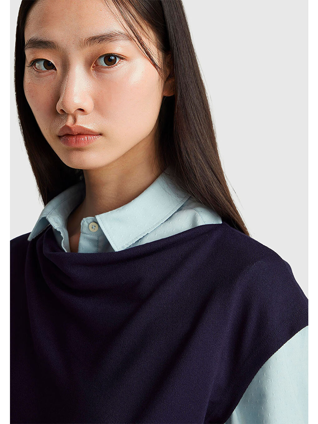 Kadın Lacivert Viskoz Karışımlı Kayık Yaka Kolsuz Üst-5