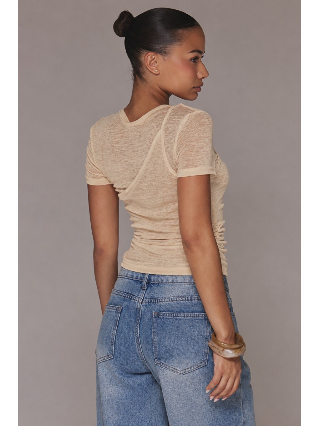 Bej Kadın Flamlı %100 Pamuk Transparan Detaylı Slim Fit Kısa Kollu Tişört-3