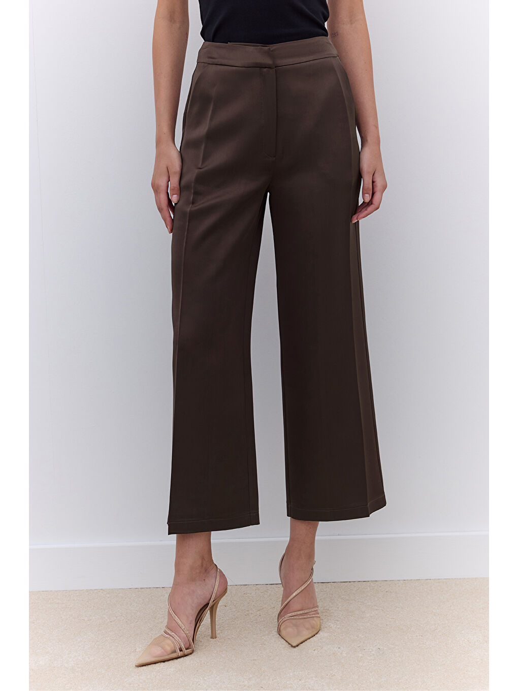 Kahverengi Saten Düz Paça Pantolon Ağaç Kabuğu-3