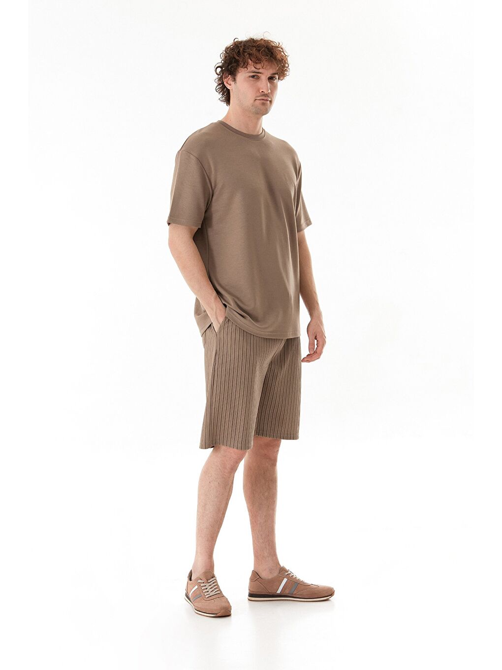 Kahverengi Basic Bisiklet Yaka Penye Tişört-2