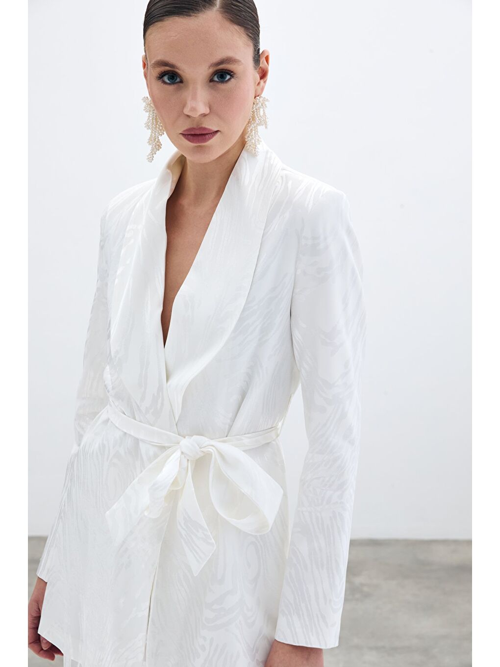 Kuşaklı Desenli Uzun Ceket - Ekru-2