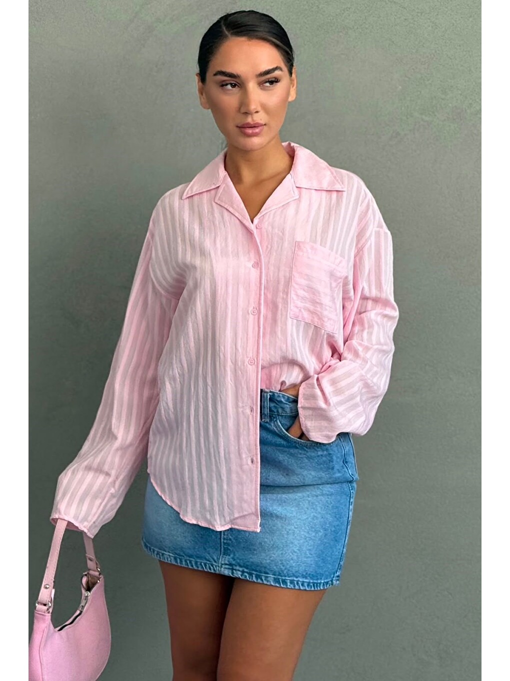 Pembe Çizgi Desenli Rahat Kesim Kadın Gömlek Mg2741-3