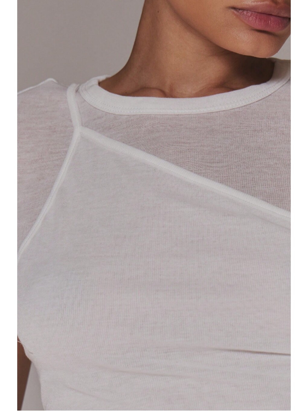 Beyaz Kadın Flamlı %100 Pamuk Transparan Detaylı Slim Fit Kısa Kollu Tişört-5