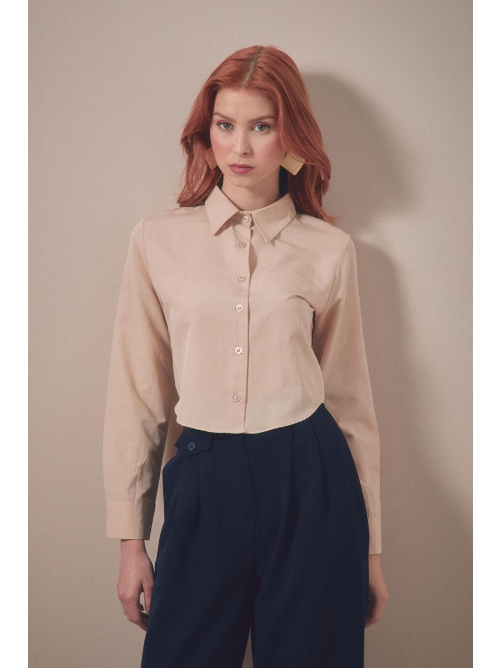 Bej Basic Uzun Kollu Crop Gömlek-1