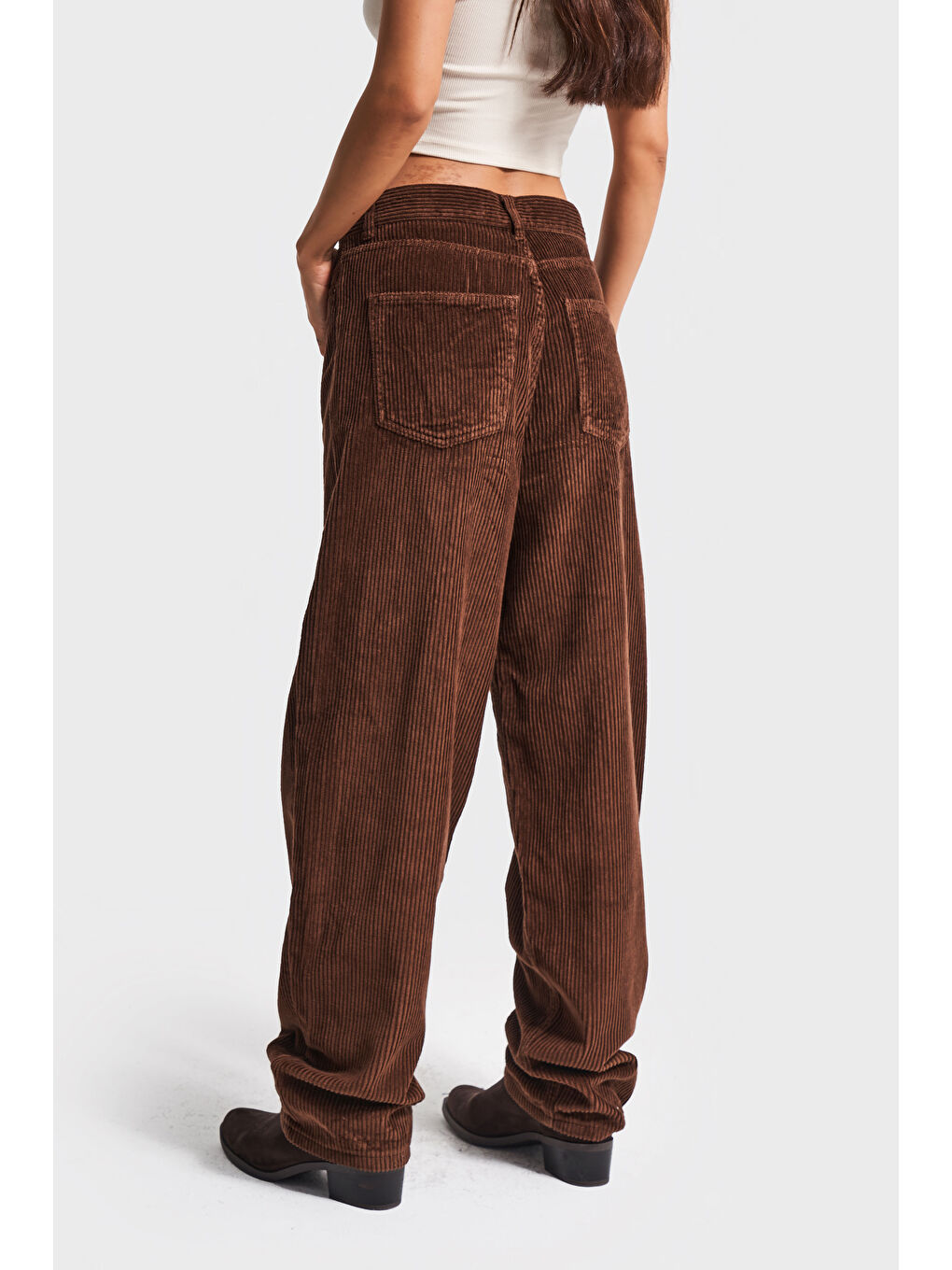 Kadın Kahverengi Cindy 26w5-42 Skater Fit Kalın Fitilli Kadife Velvet Kumaş İç Boy 80cm Pantolon-2